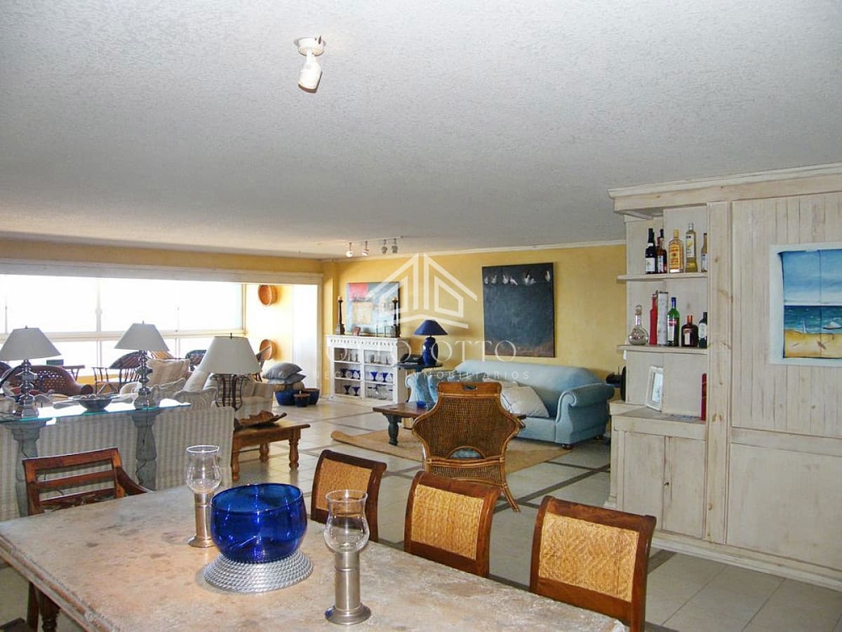 Apartamento de 4 dormitorios en la Brava