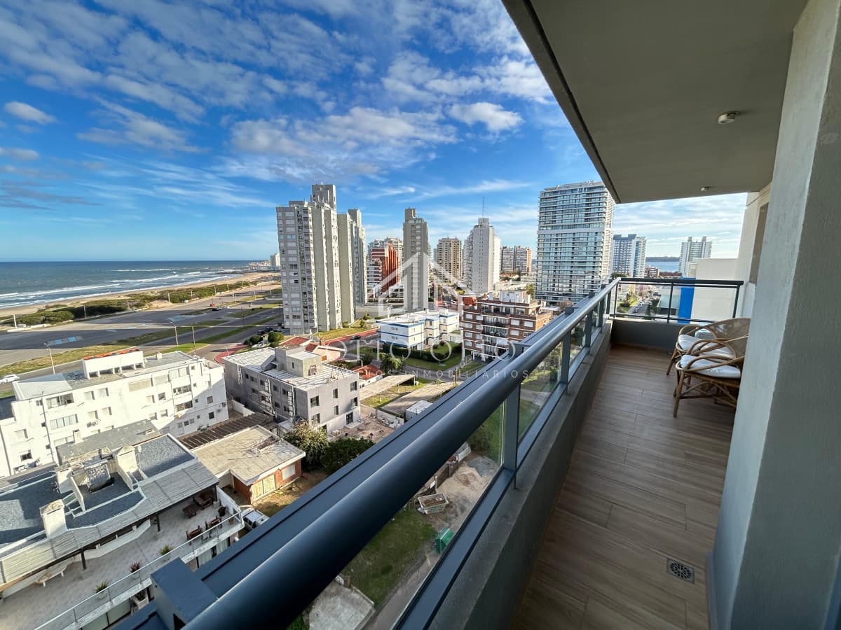 Venta apartamento dos dormitorios punta del este playa brava edificio siglo sol ii vista al mar