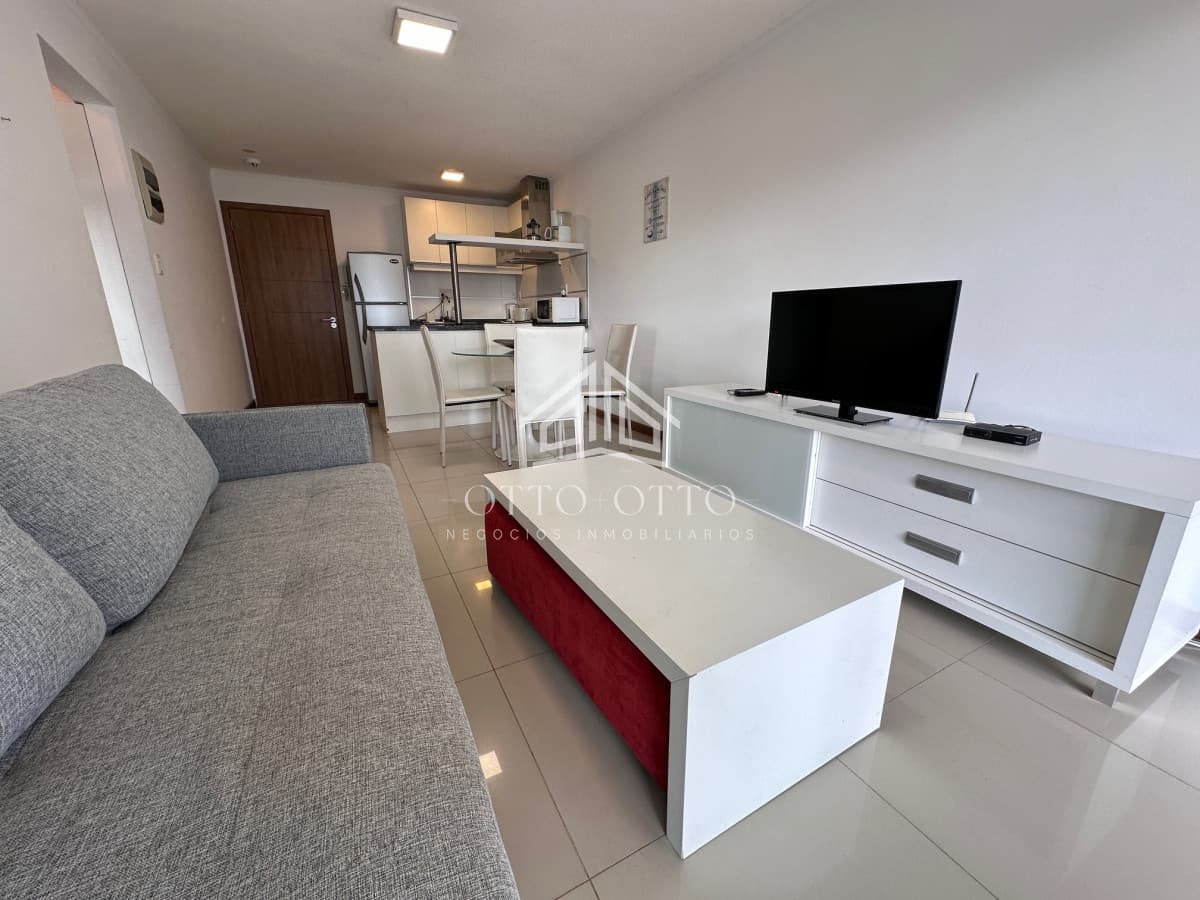 Apartamento en venta en primera linea Playa Mansa - parrillero