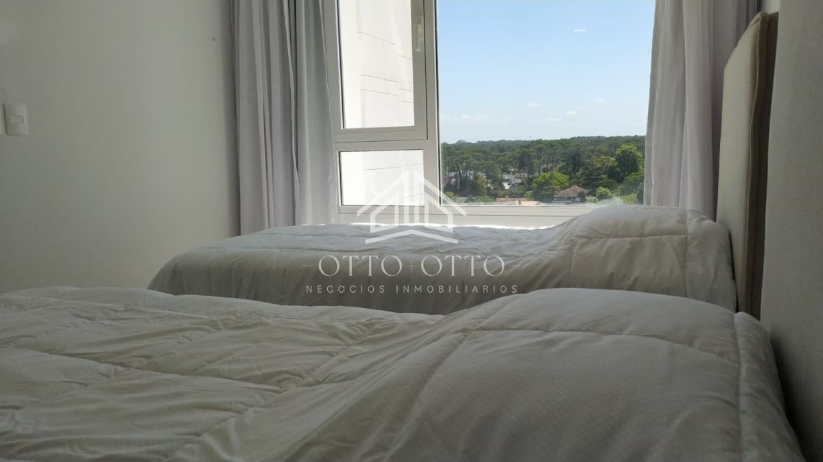 VENTA APARTAMENTO TRES DORMITORIOS PUNTA DEL ESTE EDIFICIO PARAMOUNT