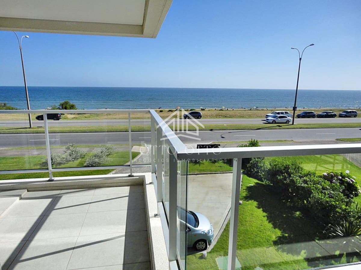 Venta apartamento cuatro dormitorios punta del este edificio Ville de Mar parrillero propio