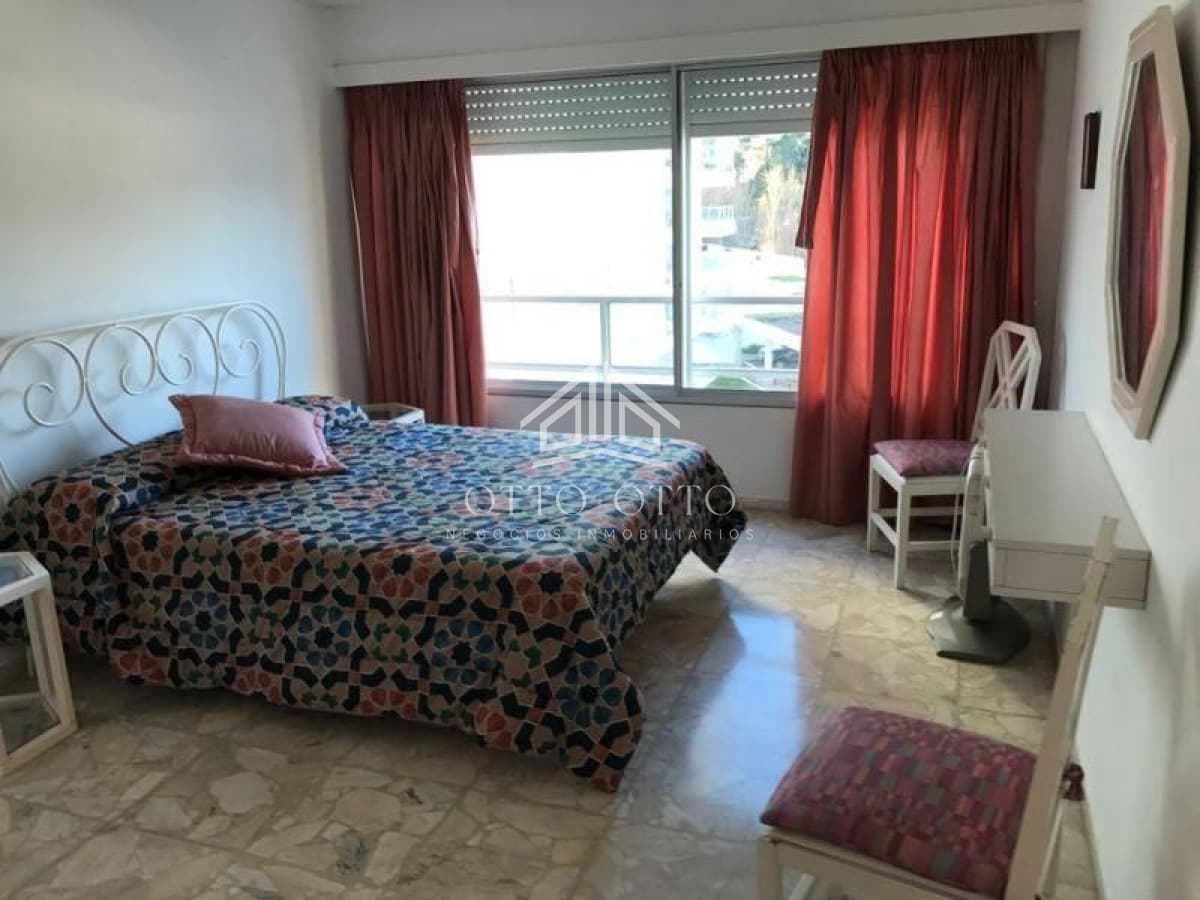 Apartamento en venta y alquiler temporario Playa Mansa 2 dormitorios