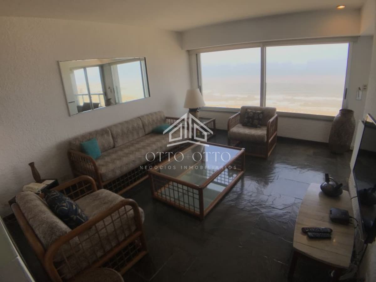 Apartamento en venta frente al mar con 1 dormitorio