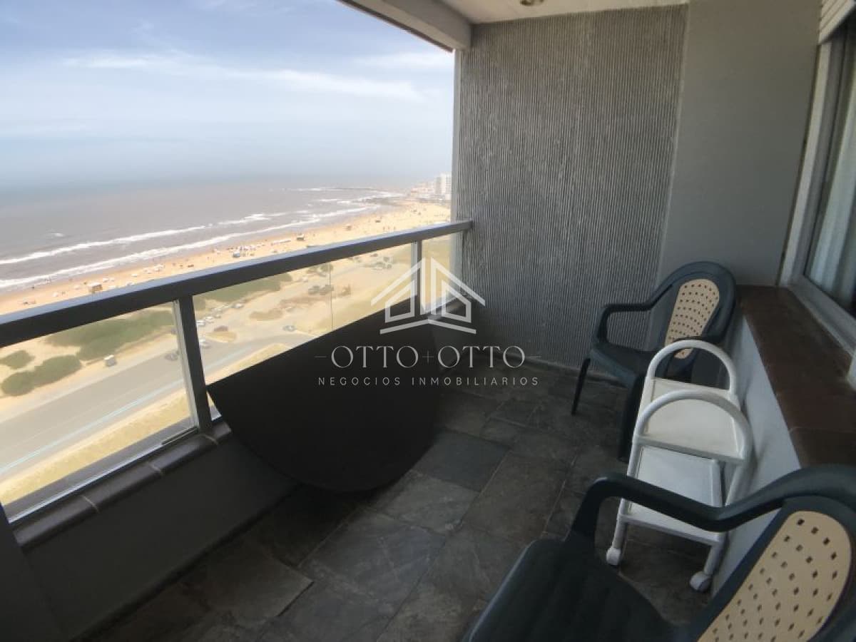 Apartamento en venta frente al mar con 1 dormitorio