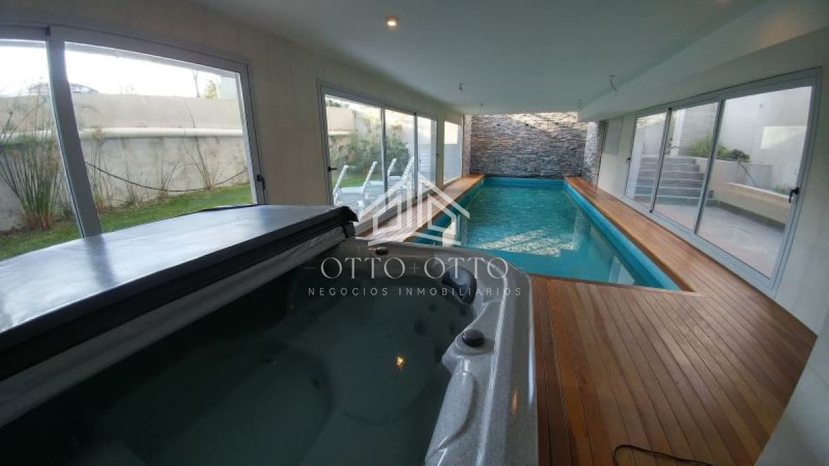Apartamento en venta Playa Mansa 2 dormitorios