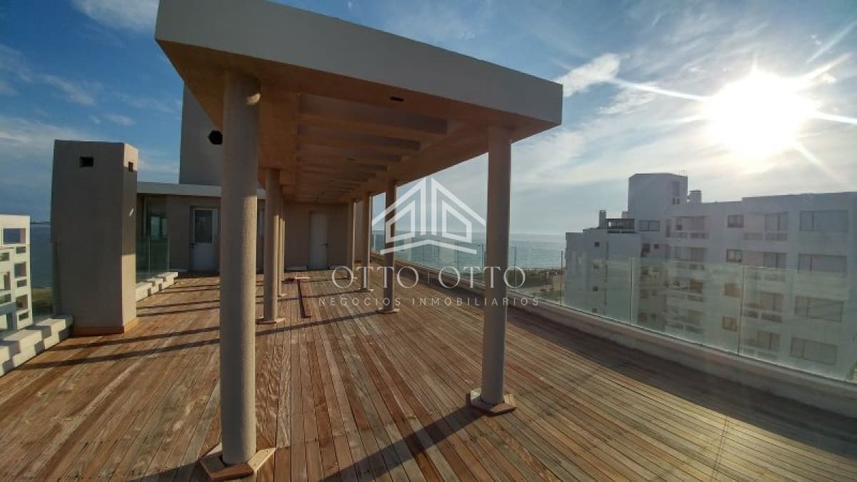 Apartamento en venta Playa Mansa 2 dormitorios