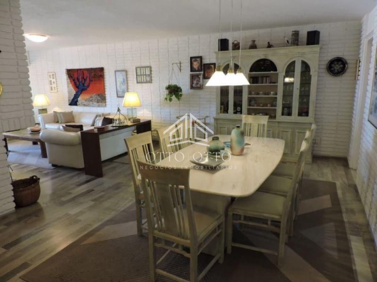 Apartamento en venta Playa Mansa 3 dormitorios