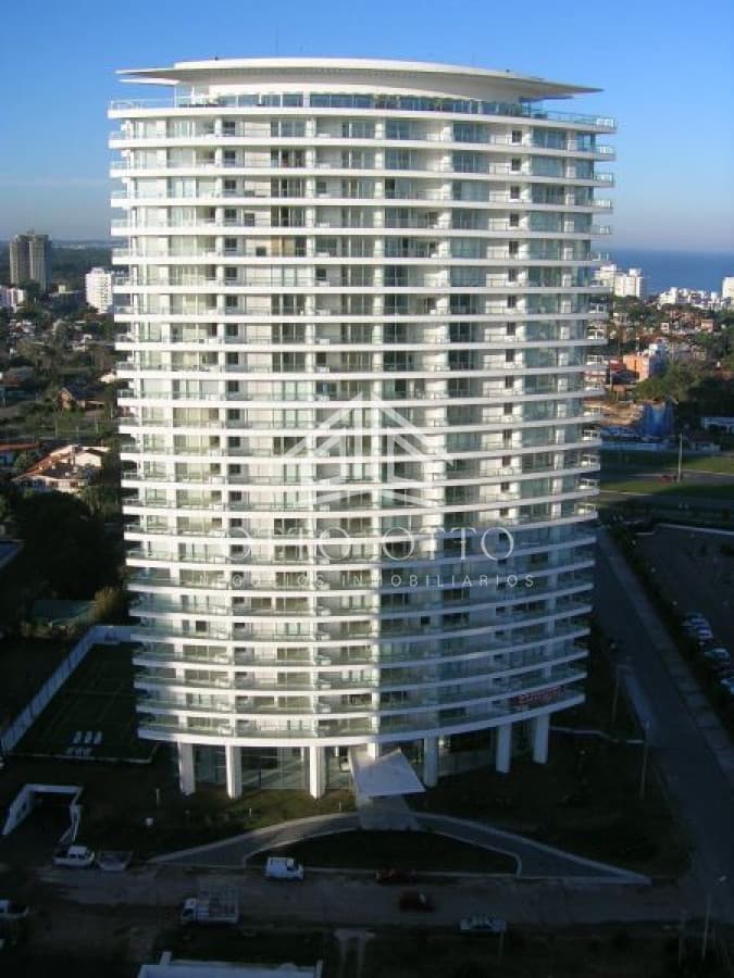 Apartamento en venta Playa Mansa 2 dormitorios