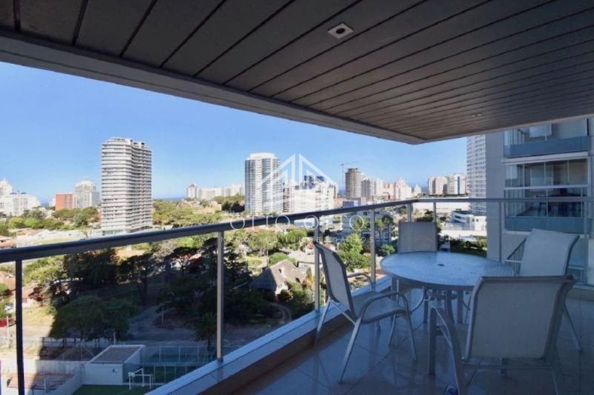 Apartamento en venta Playa Mansa 2 dormitorios