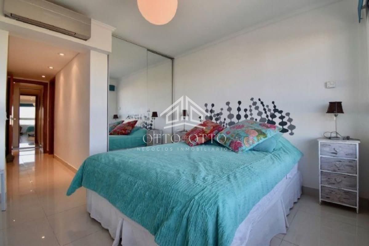 Apartamento en venta Playa Mansa 2 dormitorios