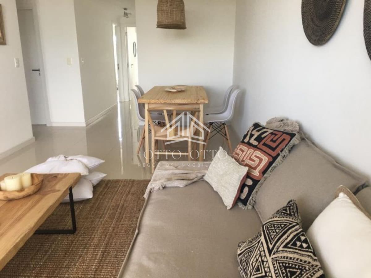 Apartamento en venta Playa Mansa 2 dormitorios