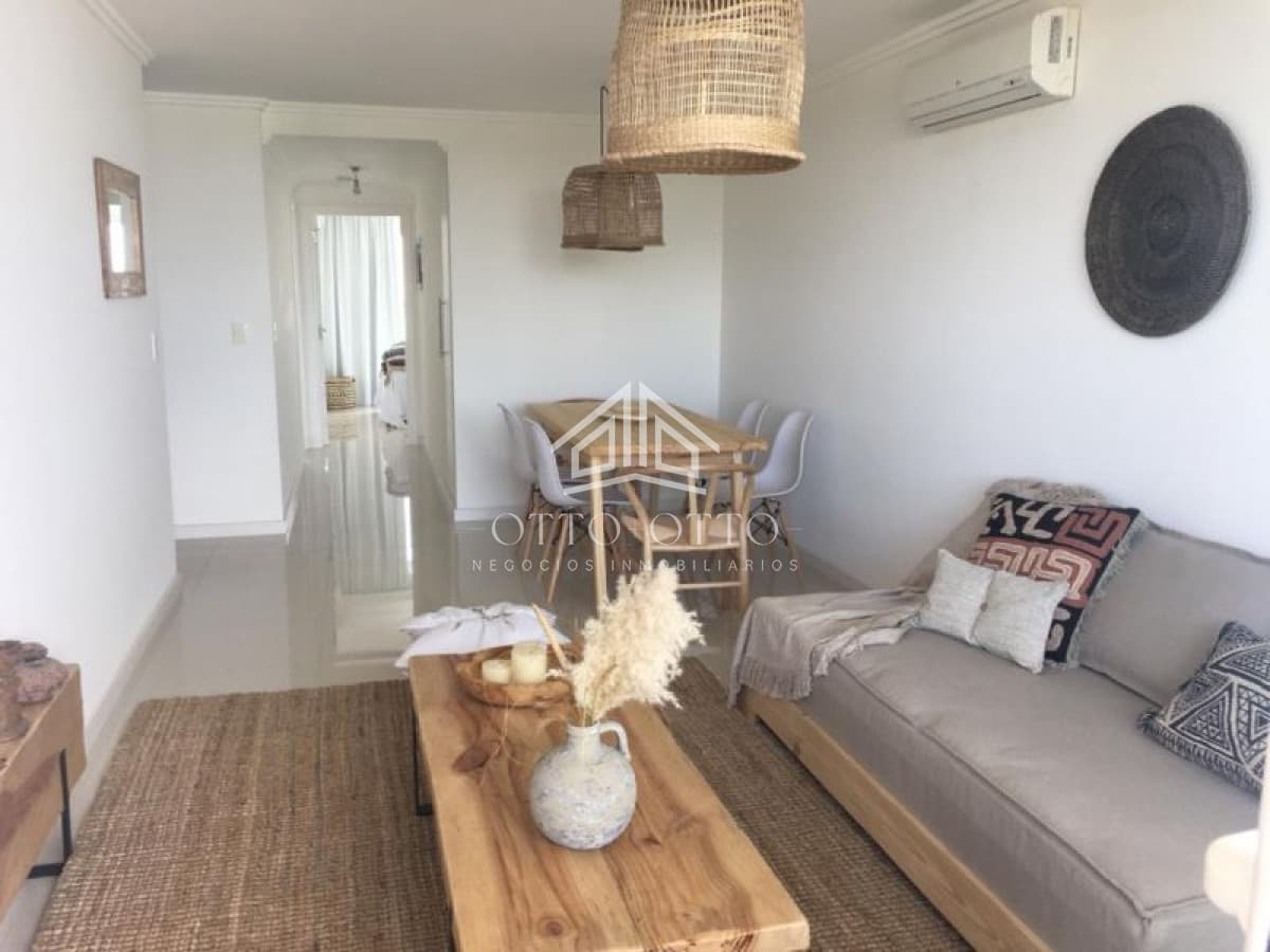 Apartamento en venta Playa Mansa 2 dormitorios