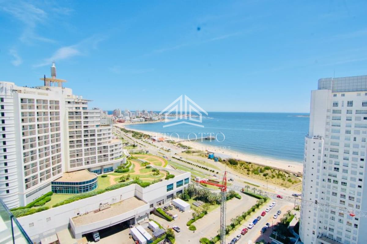 Apartamento en venta Playa Mansa 2 dormitorios