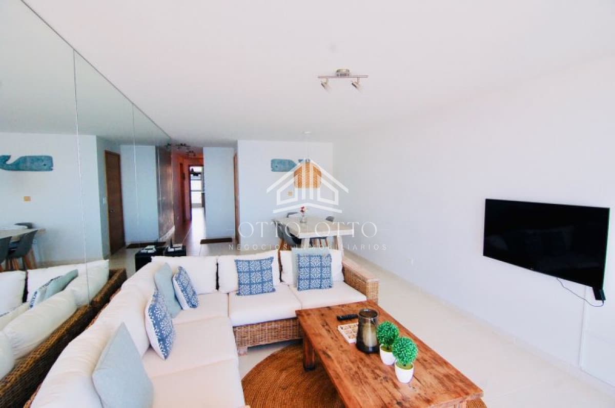 Apartamento en venta Playa Mansa 2 dormitorios
