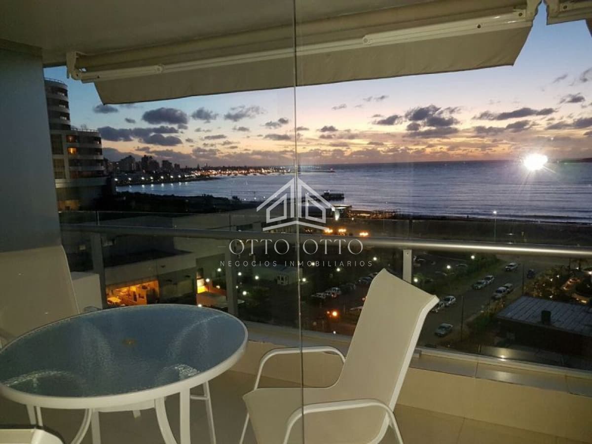 Apartamento en venta Playa Mansa 2 dormitorios