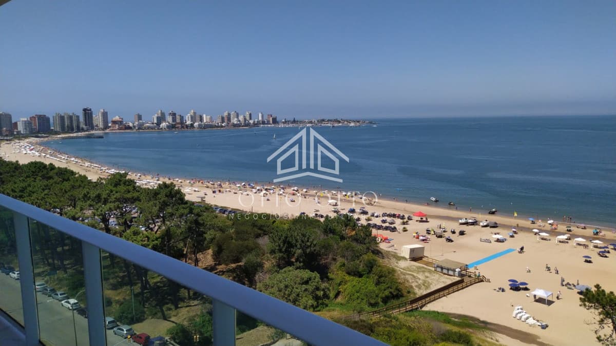 VENTA APARTAMENTO TRES DORMITORIOS PUNTA DEL ESTE EDIFICIO PARAMOUNT