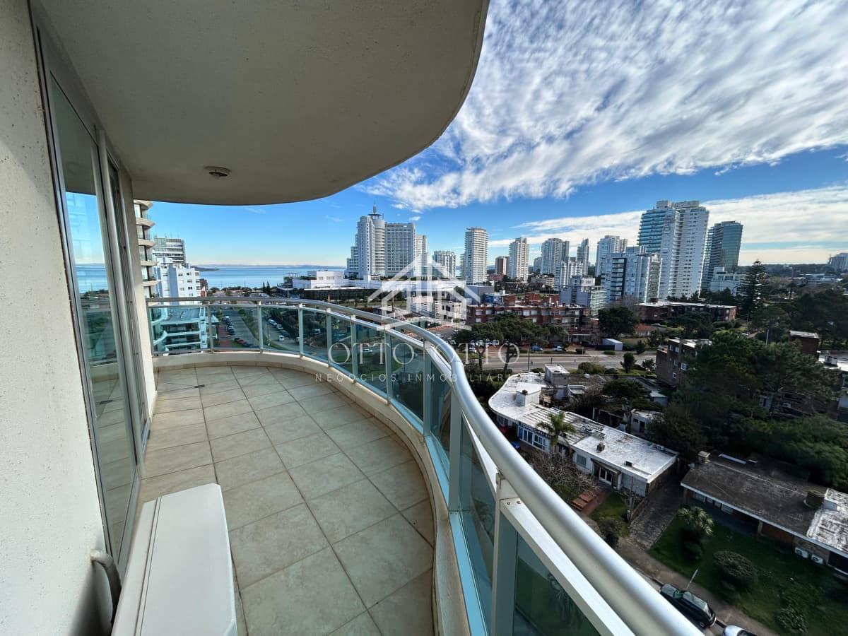 Venta apartamento tres dormitorios punta del este aidy grill vista al mar