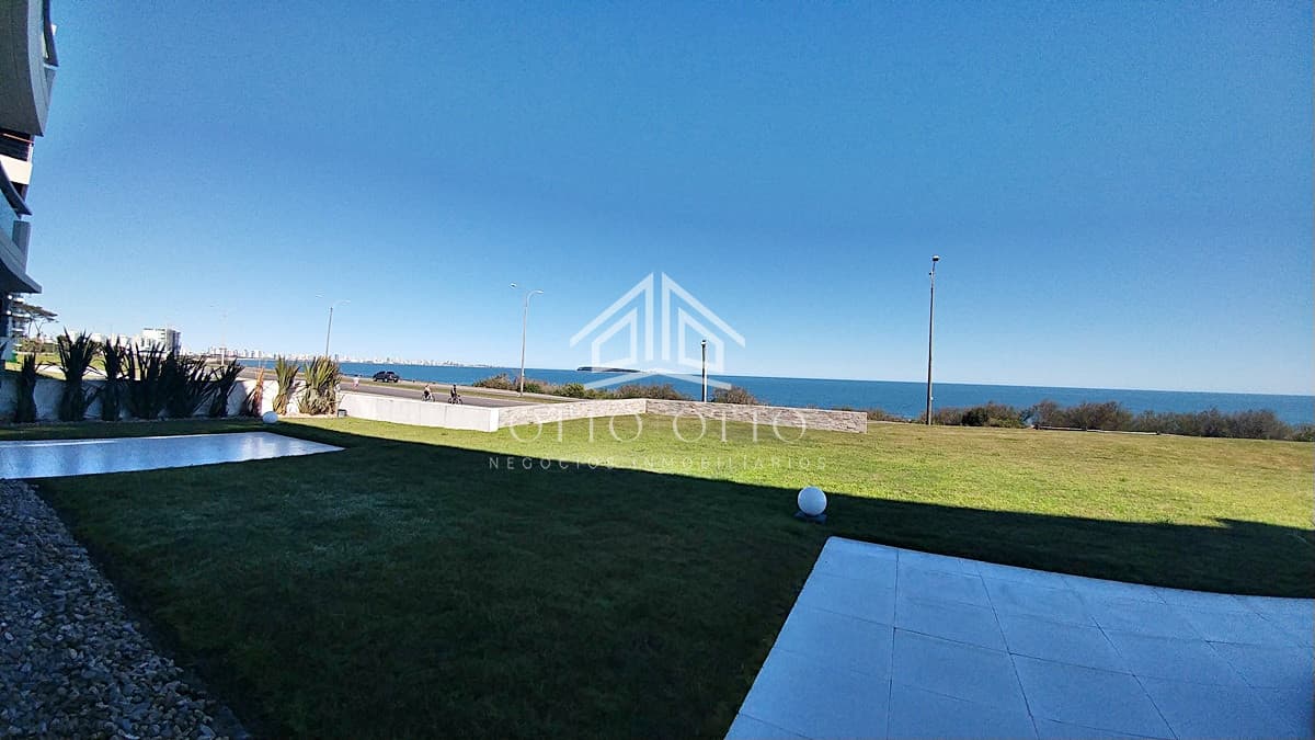 Apartamento en venta Playa Mansa 2 dormitorios