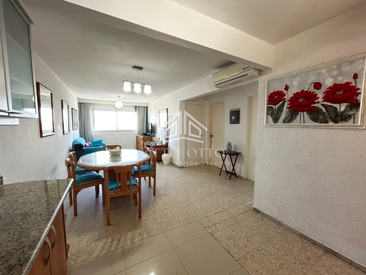 Venta apartamento dos dormitorios Punta del Este Peninsula Garaje