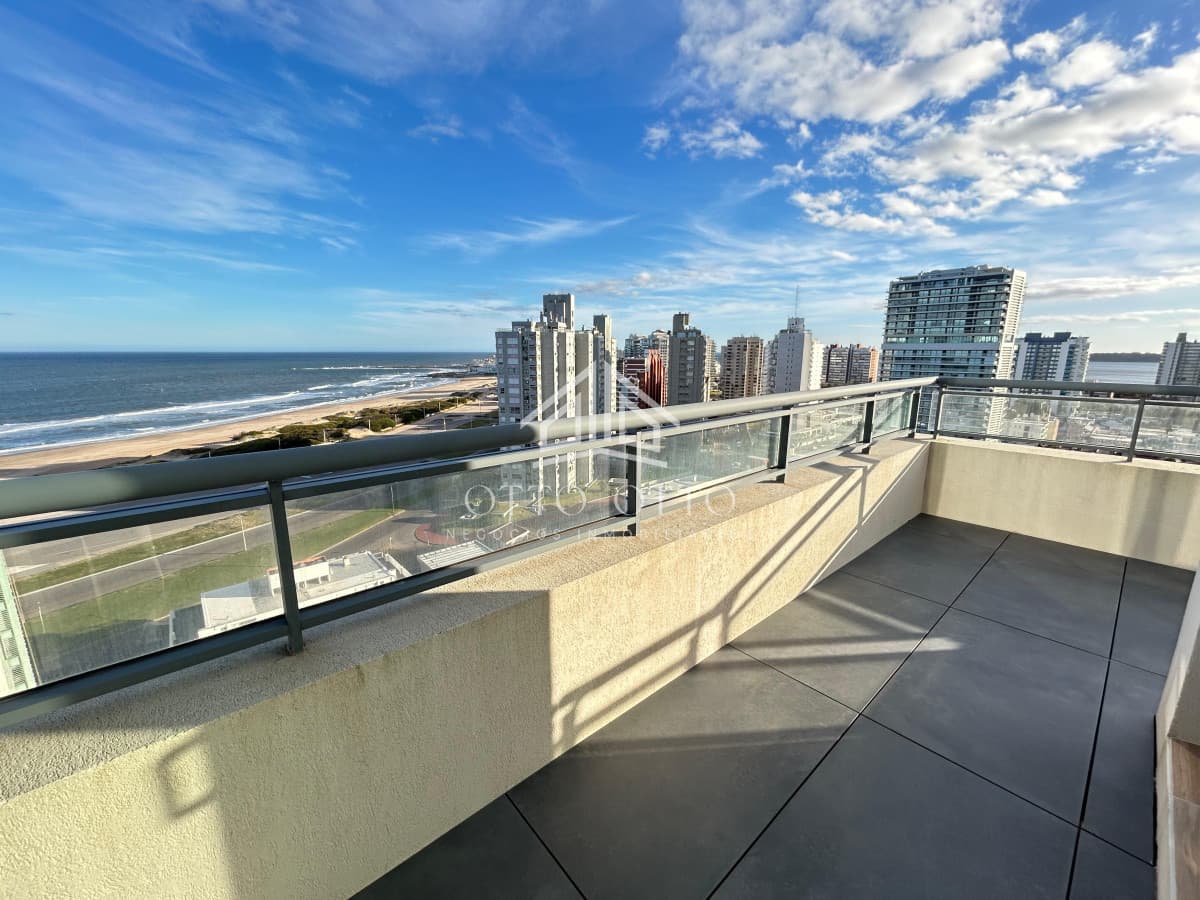 Venta apartamento dos dormitorios punta del este playa brava edificio siglo sol ii vista al mar