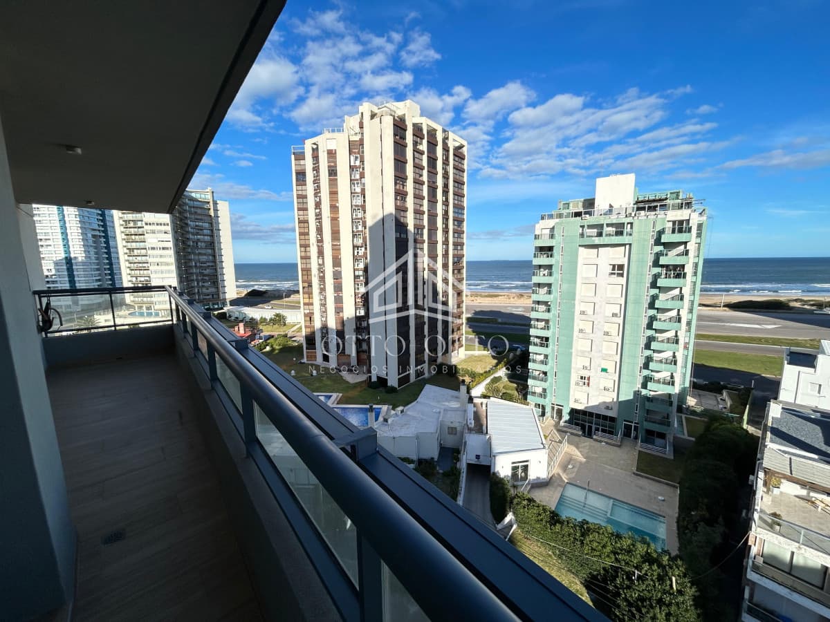 Venta apartamento dos dormitorios punta del este playa brava edificio siglo sol ii vista al mar
