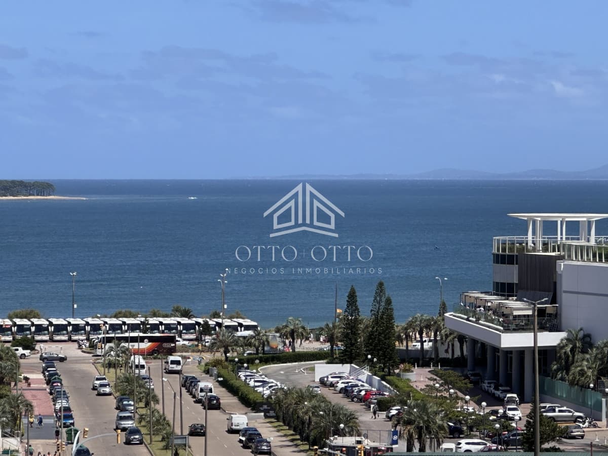 Venta apartamento tres dormitorios punta del este aidy grill vista al mar