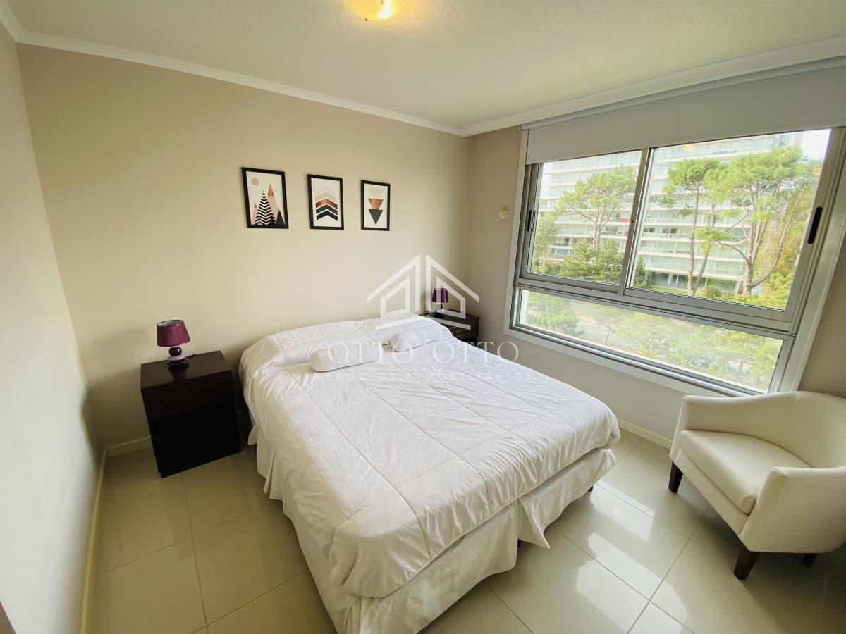 apartamento de 3 dormitorios y dependencia de servicio