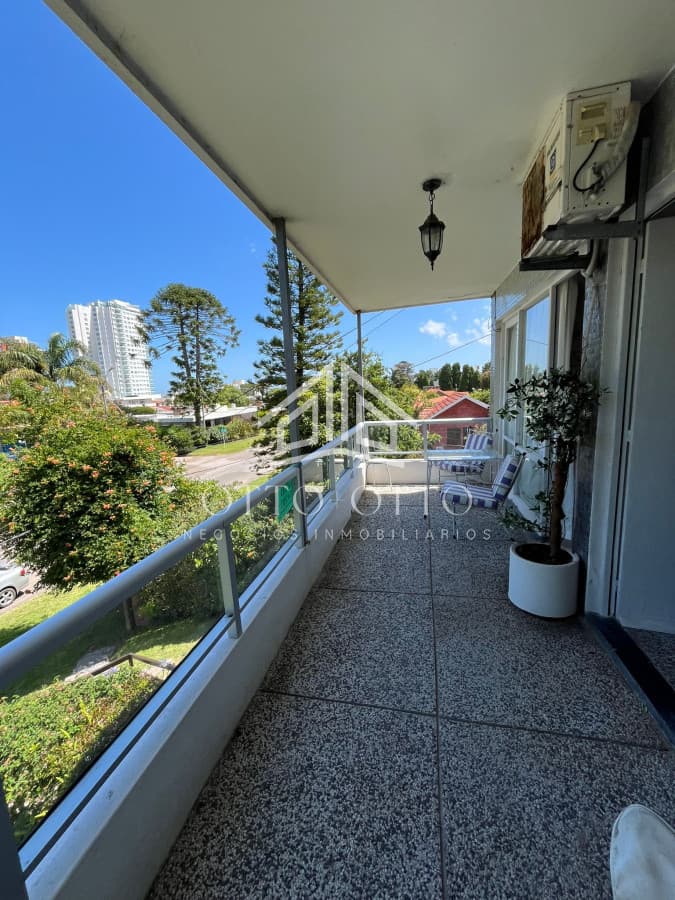 ALQUILER TEMPORAL APARTAMENTO 1 DORMITORIO EN PLAYA MANSA PUNTA DEL ESTE