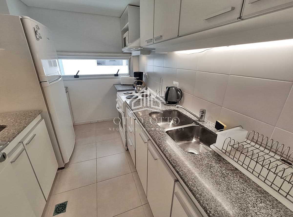 Venta apartamento tres dormitorios punta del este edificio Torre Del Mar
