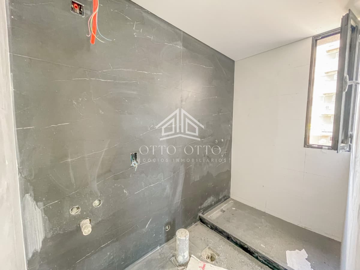Apartamento en venta dos dormitorios con patio zona Punta Carretas