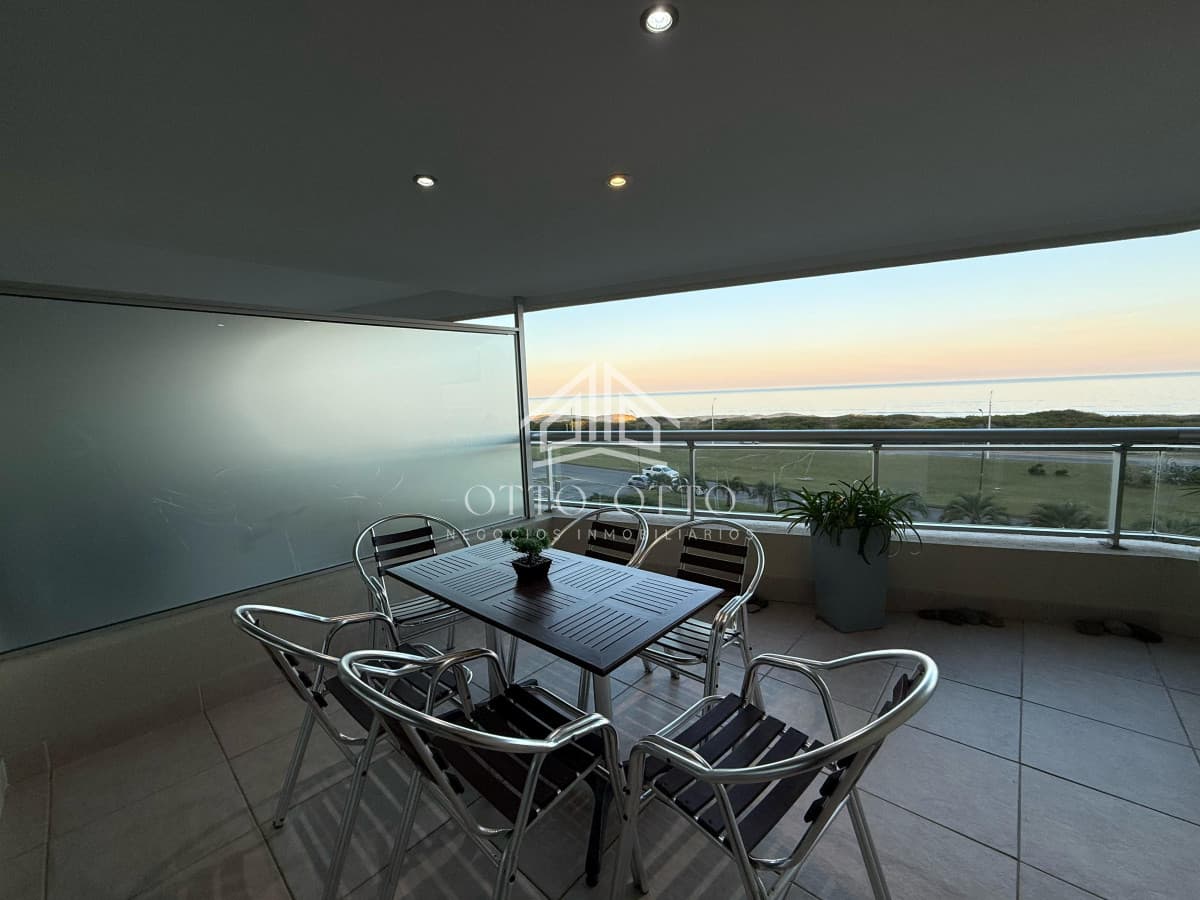 Venta apartamento tres dormitorios mas dependencia punta del este playa brava edificio torre lobos