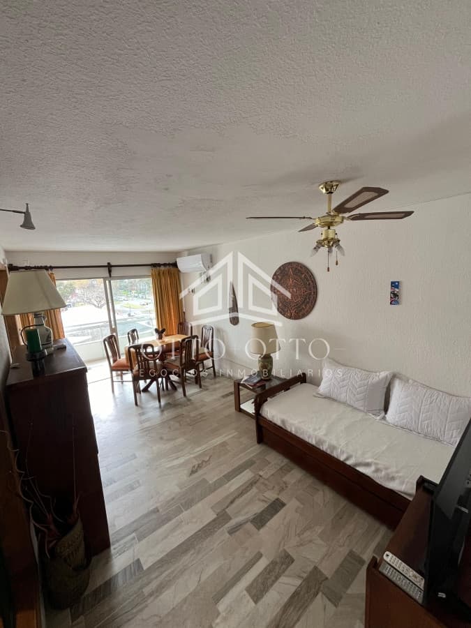 Venta apartamento un dormitorio Punta del este Roosevelt edificio Geneve