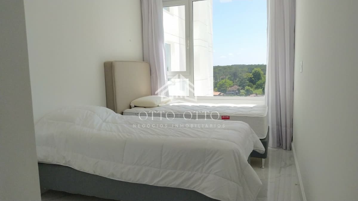 VENTA APARTAMENTO TRES DORMITORIOS PUNTA DEL ESTE EDIFICIO PARAMOUNT