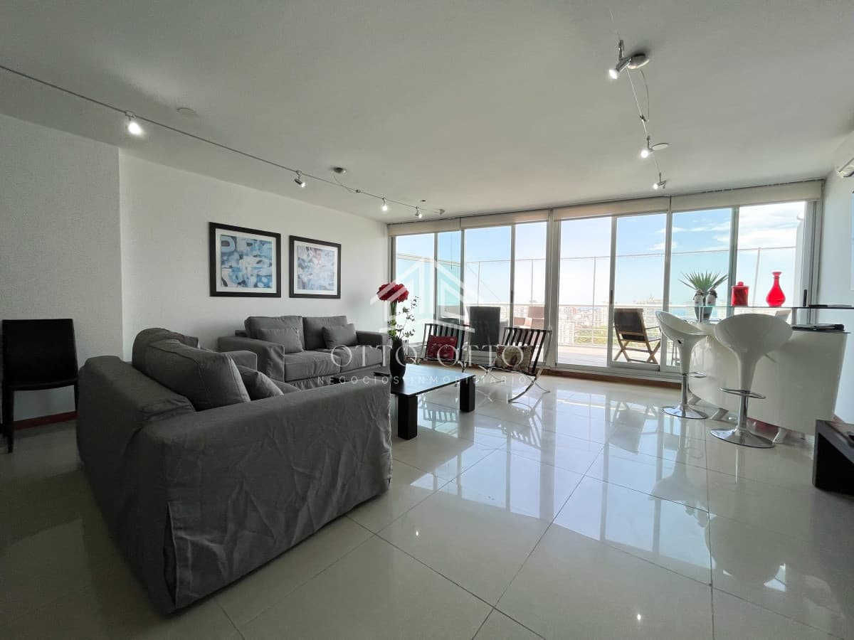 Amplio penthouse en zona para vivir todo el año