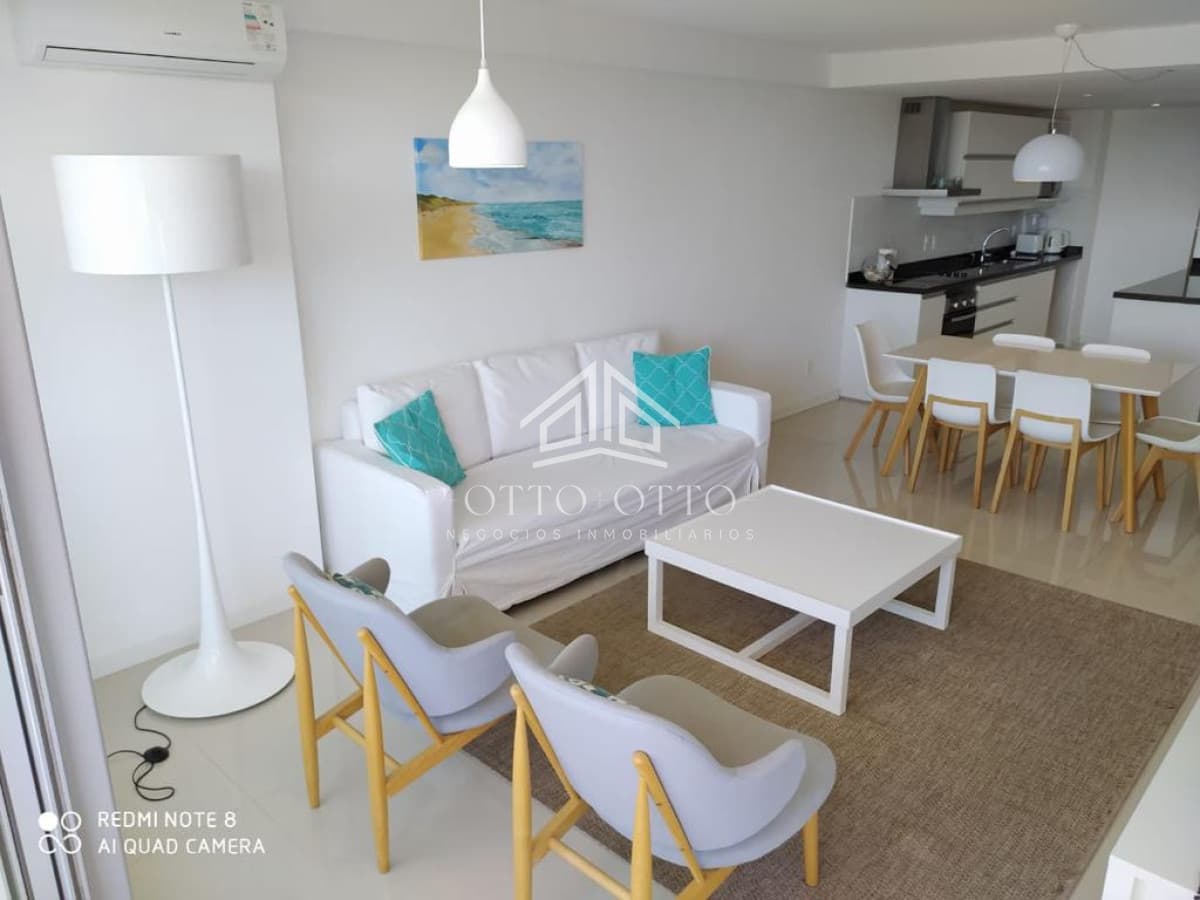 Venta apartamento tres dormitorios punta del este edificio torre esmeralda