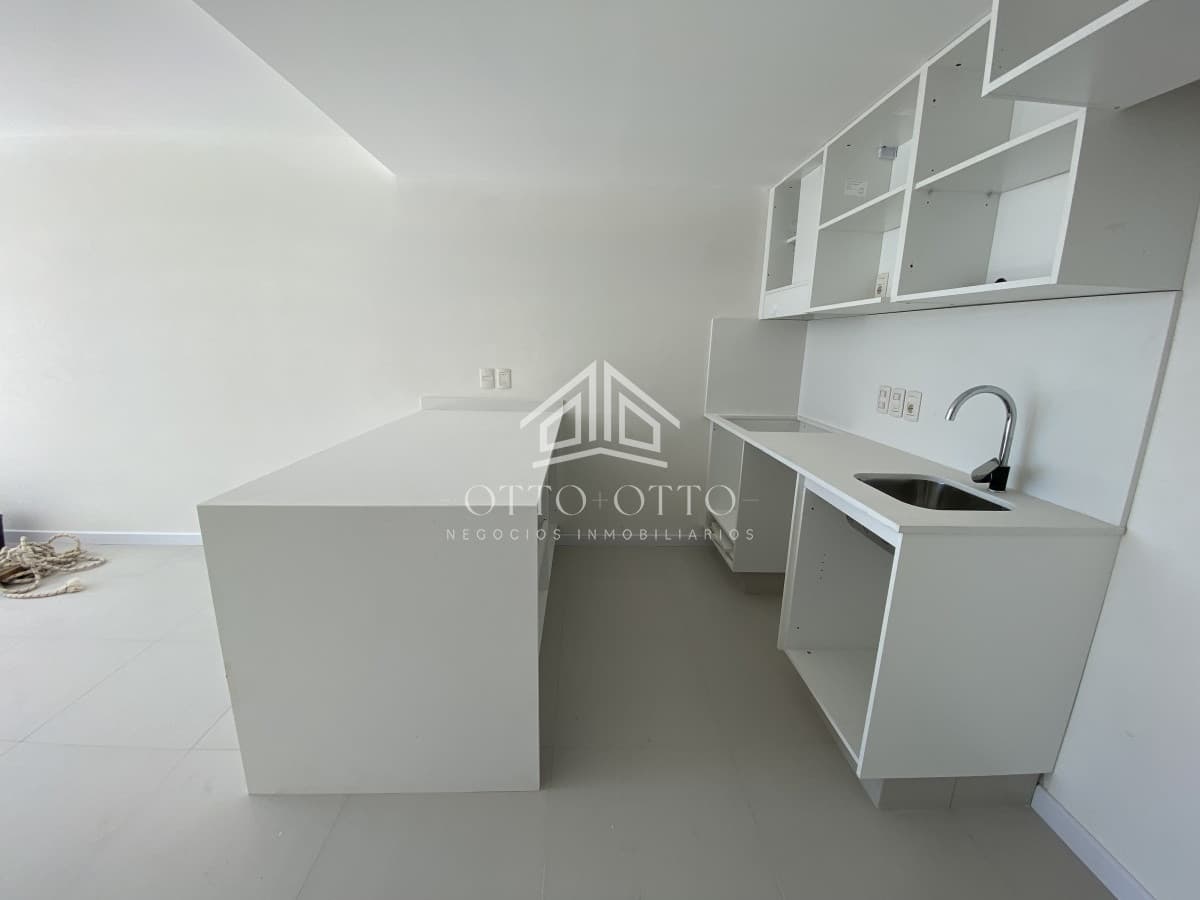 Apartamento a estrenar a pasos de Playa Mansa Punta del Este!