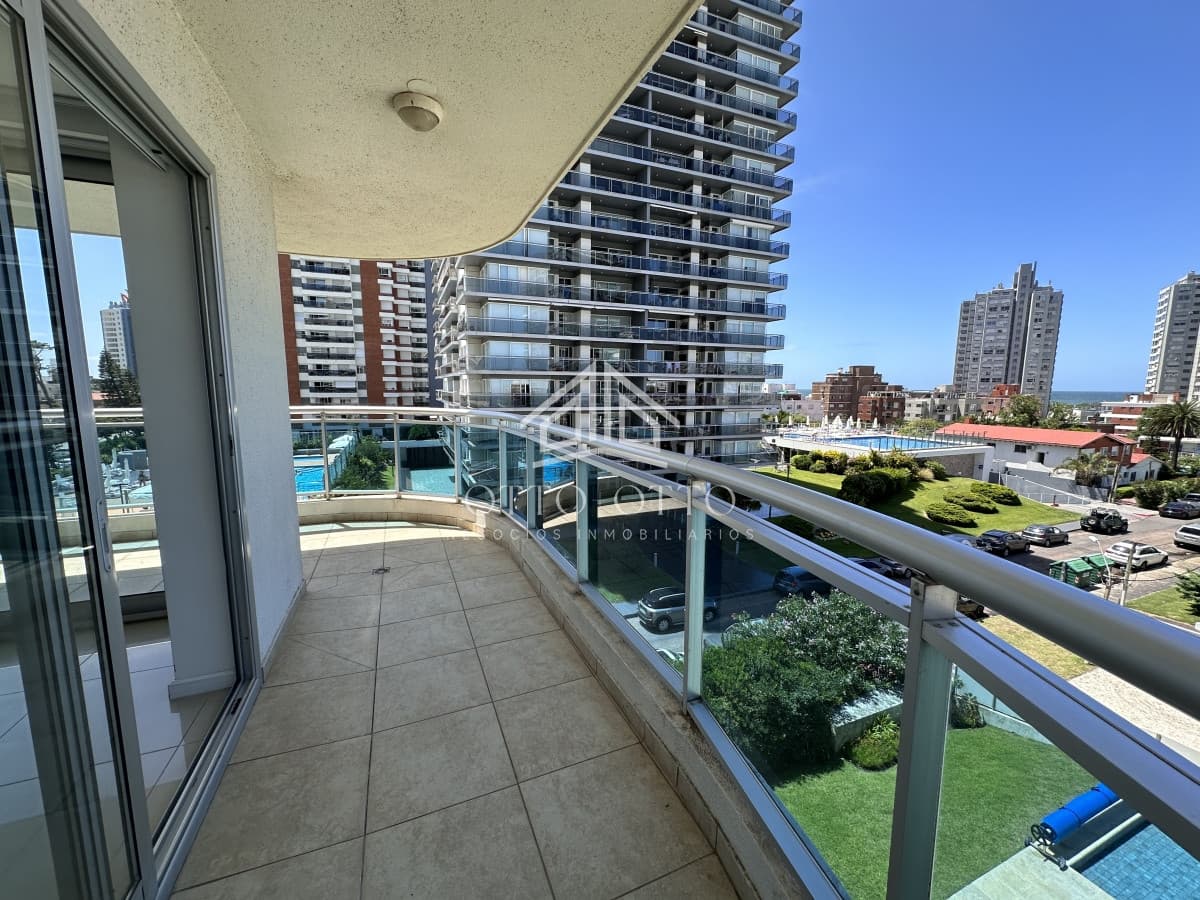 Venta apartamento un dormitorio punta del este edificio Sol y Luna 2