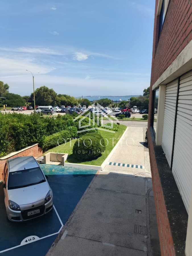 Venta monoambiente punta del este playa mansa primera linea con cochera
