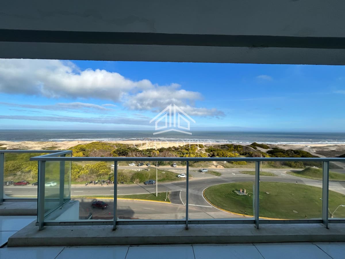 Apartamento en venta y alquiler temporario Playa Brava 4 dormitorios