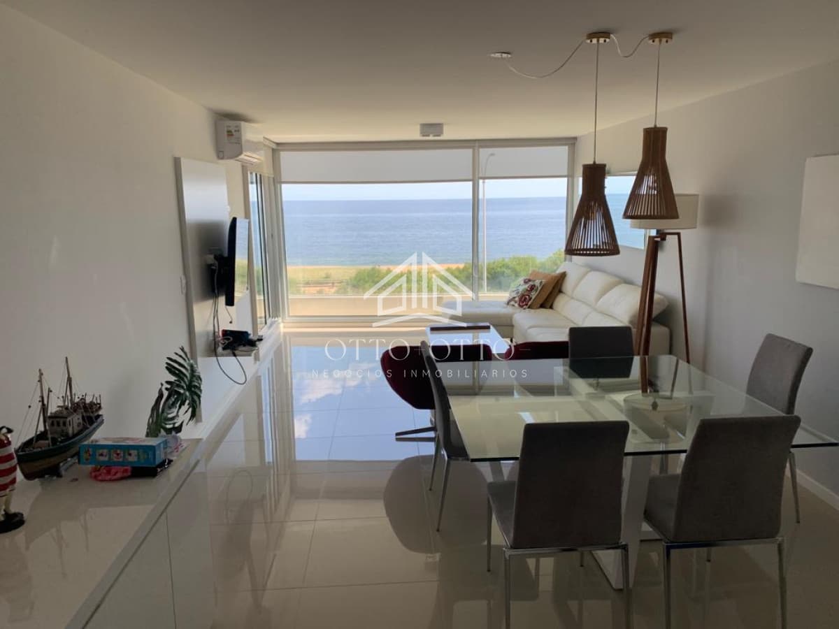 Venta apartamento tres dormitorios punta del este playa mansa primera linea