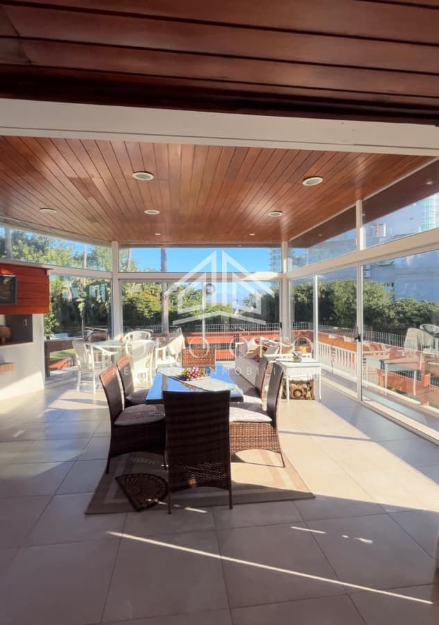 Venta casa siete dormitorios punta del este playa mansa amplio terreno