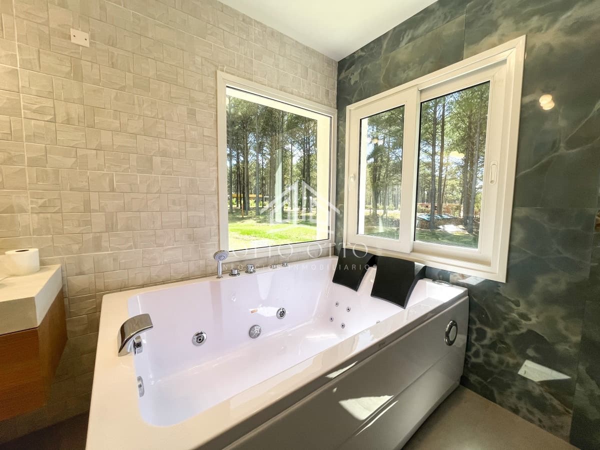 Casa en venta de 3 dormitorios y 3 baños, Chacras del Pinar