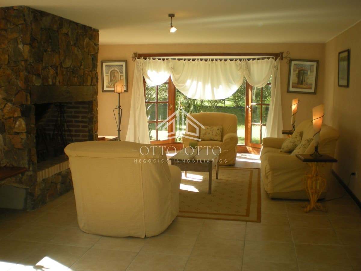 Casa en venta Lugano Marly 4 dormitorios