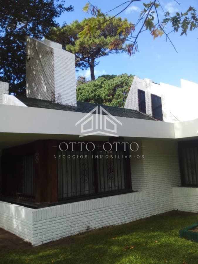 IMPONENTE CASA EN MANSA CON UBICACION PRIVILEGIADA