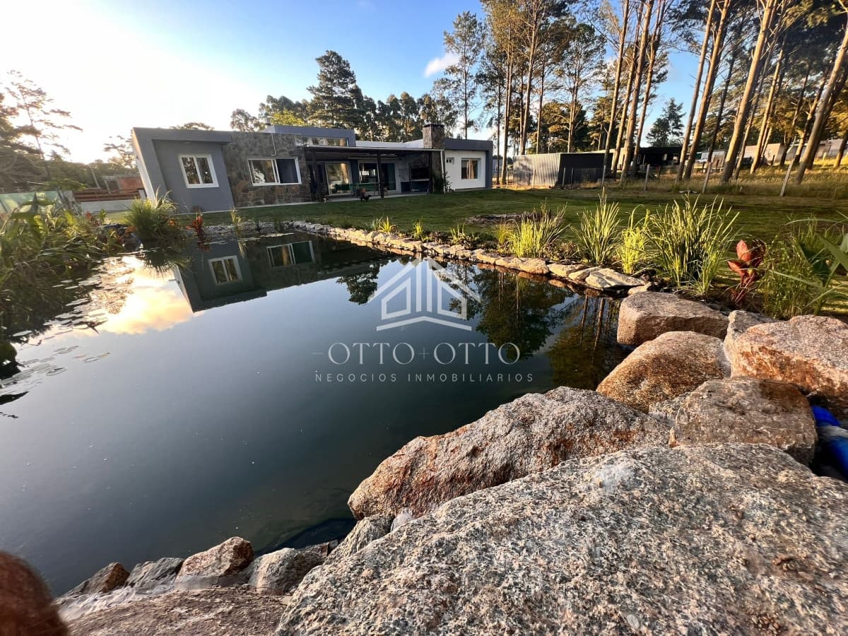 Casa en venta de 3 dormitorios y 3 baños, Chacras del Pinar