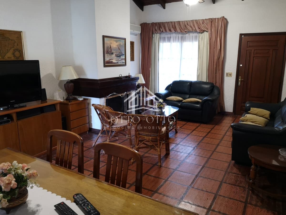 Venta casa cuatro dormitorios Punta del Este con piscina
