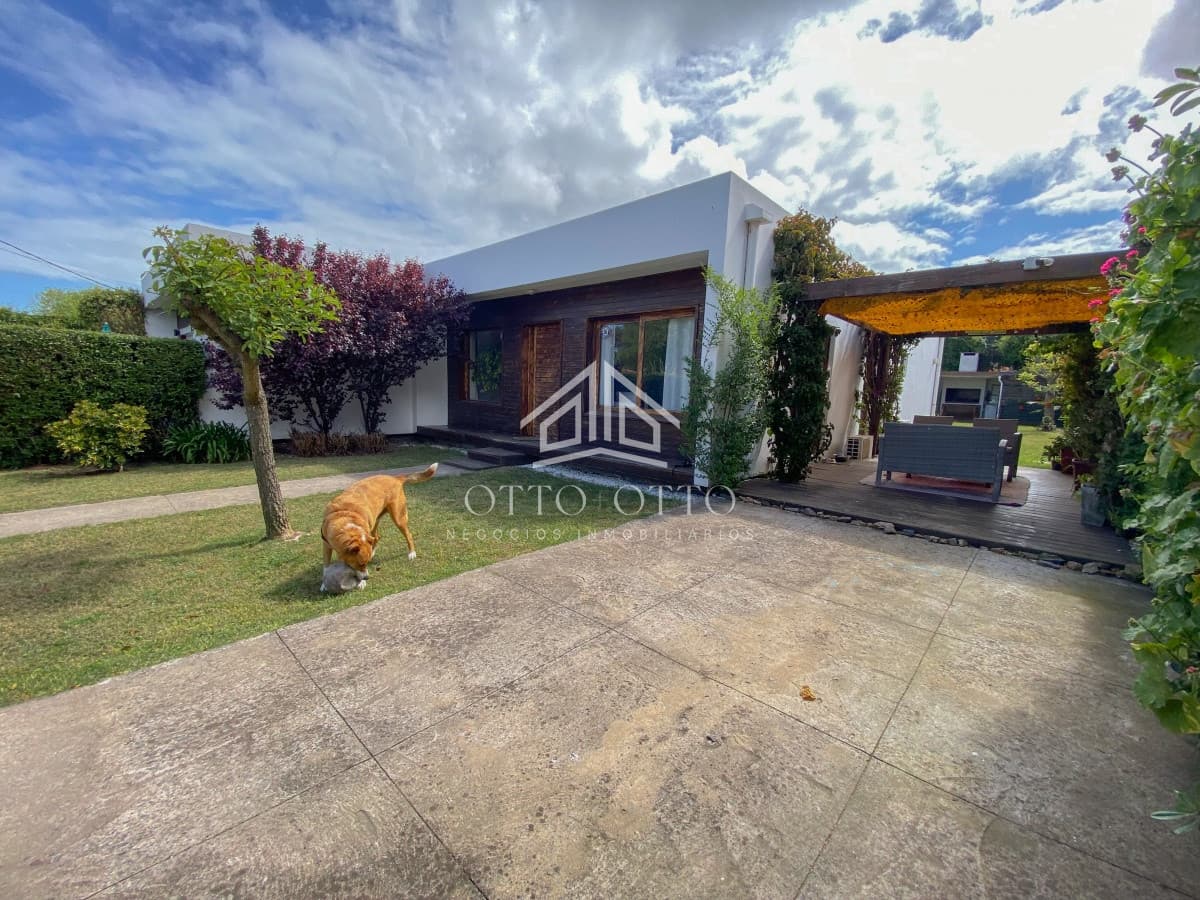 Casa en venta Altos De Pinares 3 dormitorios