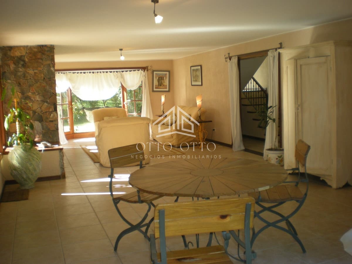 Casa en venta Lugano Marly 4 dormitorios