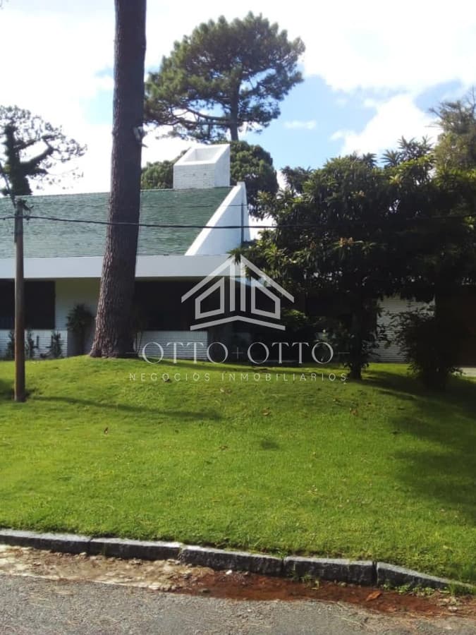 IMPONENTE CASA EN MANSA CON UBICACION PRIVILEGIADA