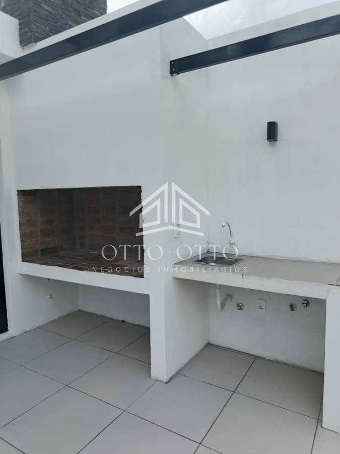 Venta casa tres dormitorios Punta del este Parque Burnett a estrenar
